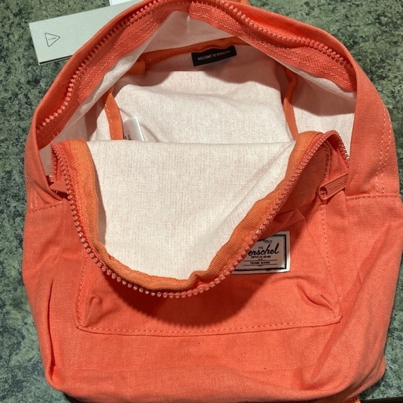 Herschel classic mini backpack, 100% cotton, NWT, strap differs from first pic - Picture 6 of 8
